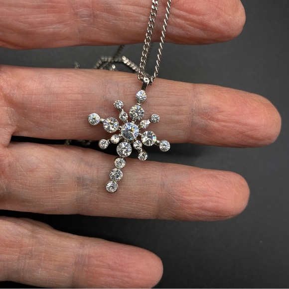 CAMROSE KROSS JBK Rhinestone Starlight Silver Tone Cross Necklace On Chain - Picture 1 of 9